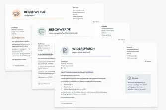 mehrere Fomrulare liegen übereinander auf einem Tisch